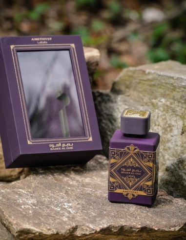 Parfum arabesc Badee al Oud Amethyst unisex cu miros lemnos din gama Lattafa